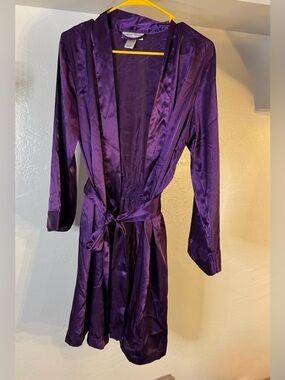 Morgan Taylor intimate’s Purple Satin Short Robe with Self Tie womens S